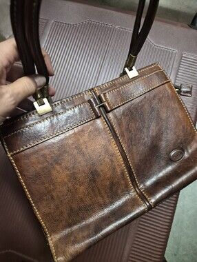 Conte Di Cavour Italian leather brown handbag.